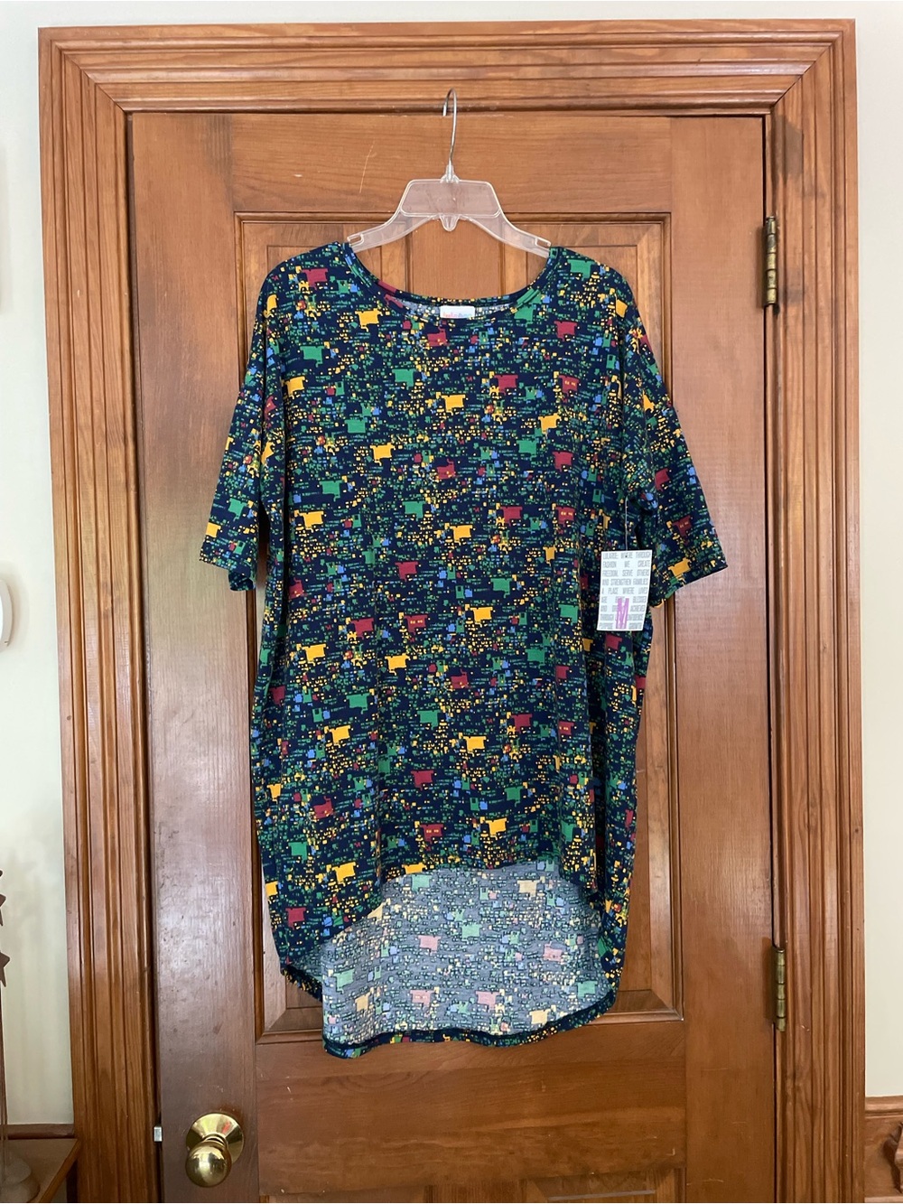 LuLaRoe Geometric Print Tunic Navy w/Yellow, Green, Blue & Red, NWT, Size Medium